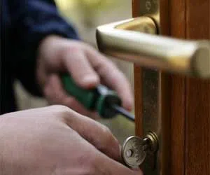 Lock Safe Services Sarasota, FL 941-677-7277 - lock-change